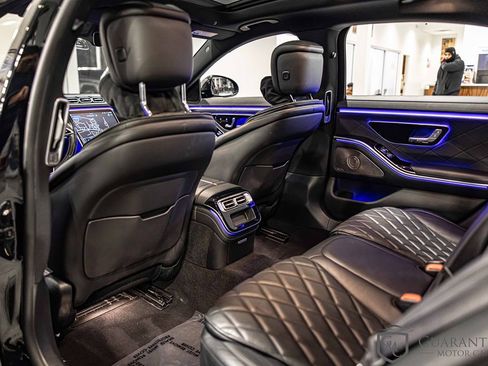 Used 2022 Mercedes-Benz S 580 4MATIC Sedan w/ AMG Line Package image 31