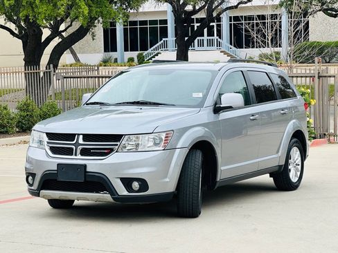 Used 2016 Dodge Journey SXT FWD image 3