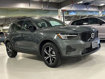 Used 2026 Volvo XC40 B5 Core w/ Climate Package