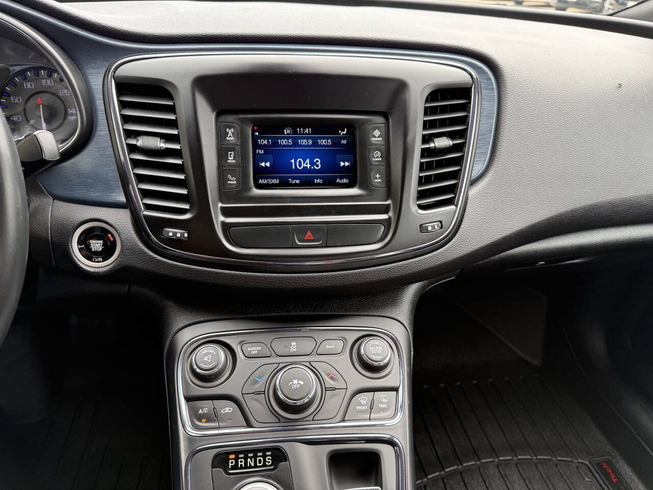 Used 2017 Chrysler 200 S FWD image 8
