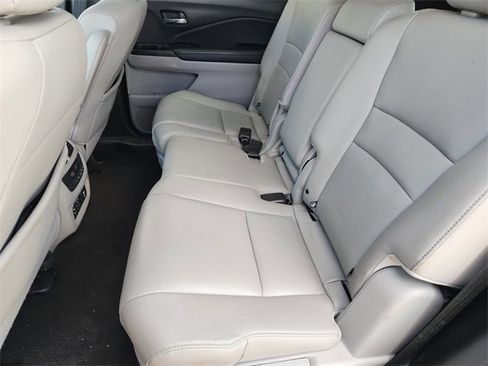 Certified 2018 Honda Pilot Touring image 13