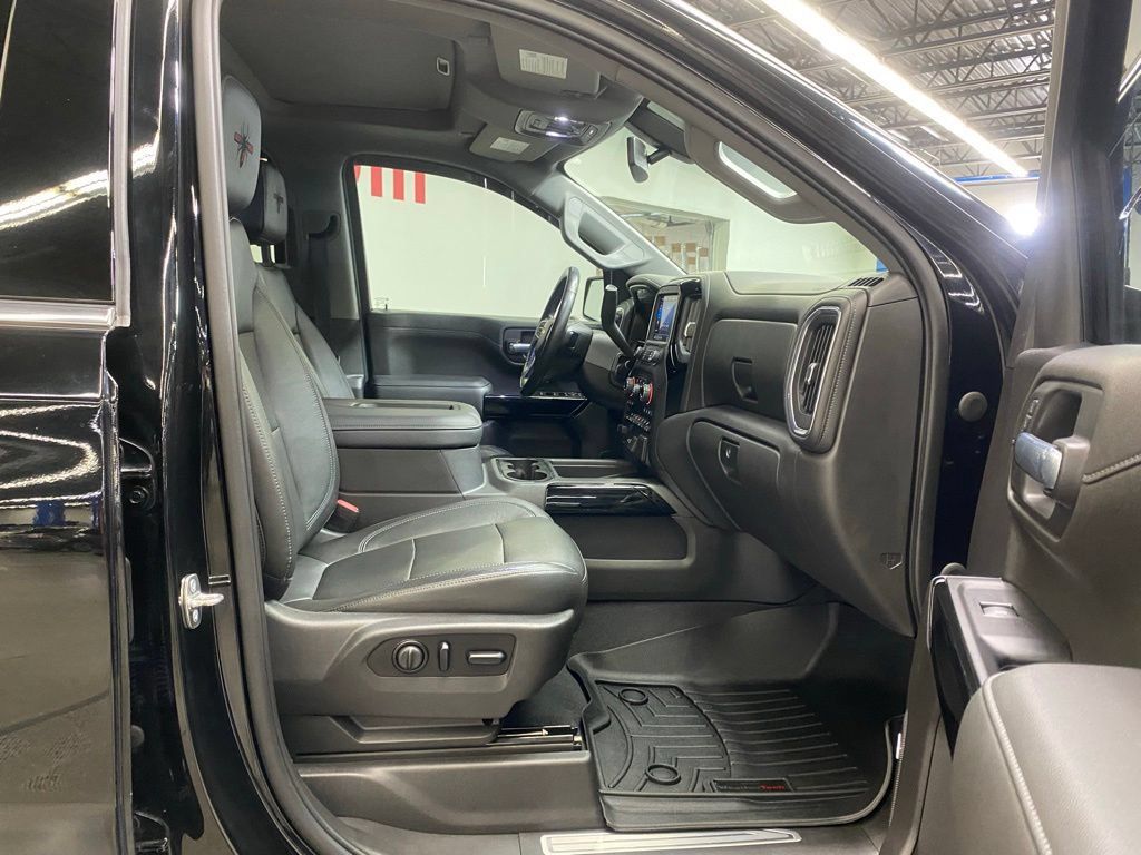Used 2020 Chevrolet Silverado 1500 LTZ w/ LTZ Plus Package AWD/4WD image 10