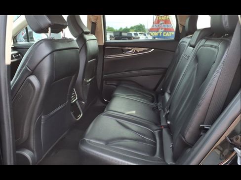 Used 2022 Lincoln Nautilus AWD w/ Premium Package image 13