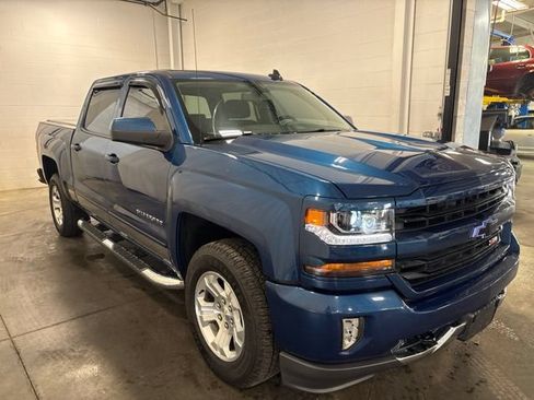 Used 2018 Chevrolet Silverado 1500 LT w/ All Star Edition AWD/4WD image 3