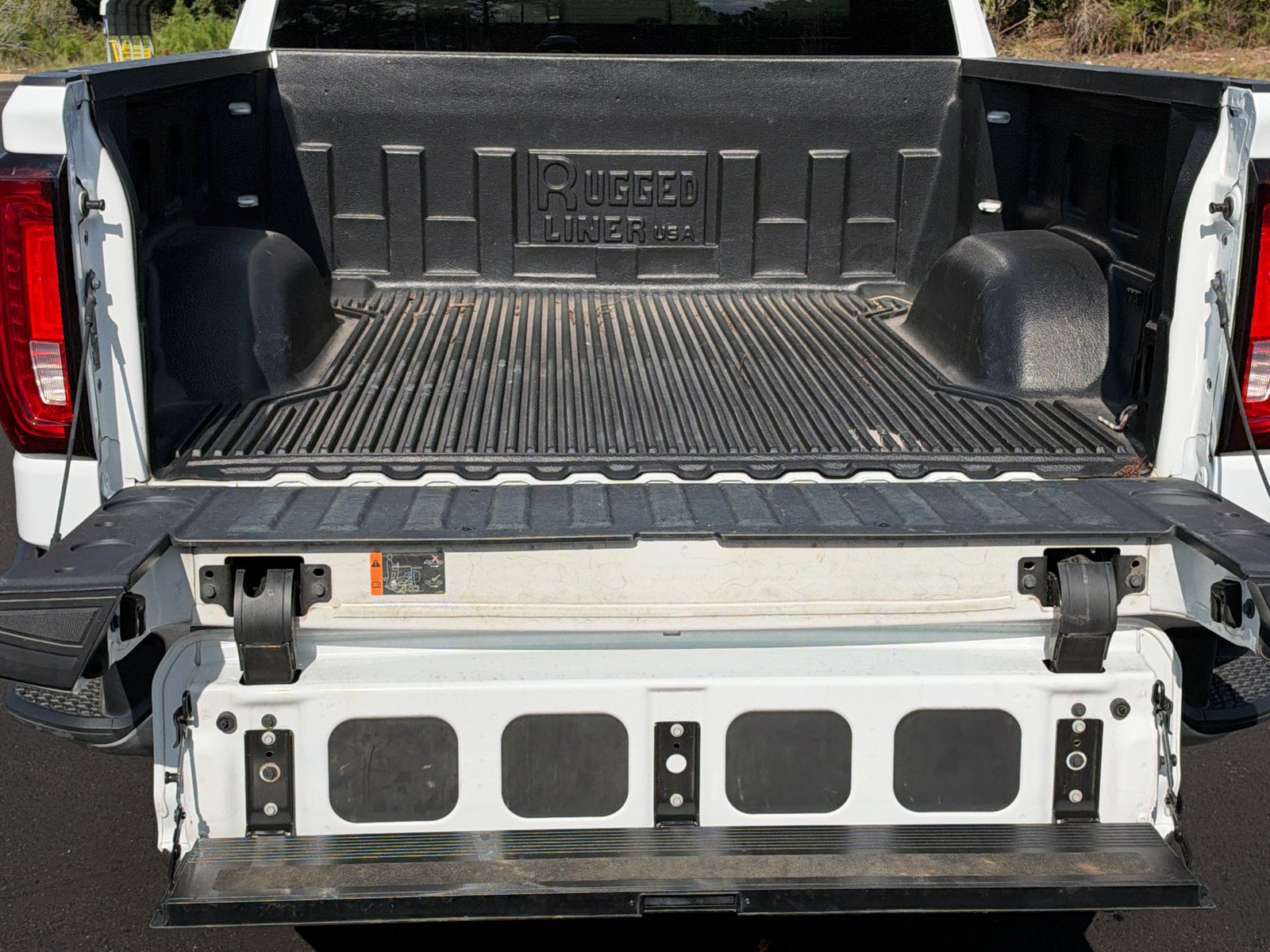Used 2025 GMC Sierra 1500 SLT AWD/4WD image 18