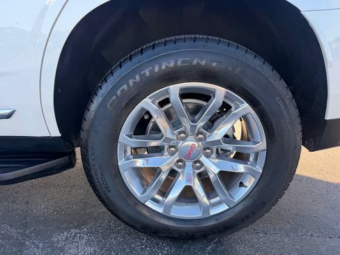 Used 2023 GMC Yukon SLT w/ SLT Luxury Package AWD/4WD image 14