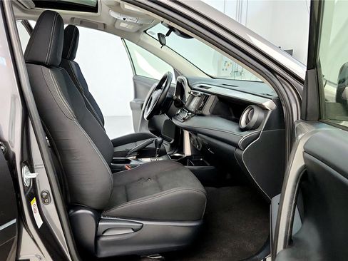 Used 2018 Toyota RAV4 XLE image 17