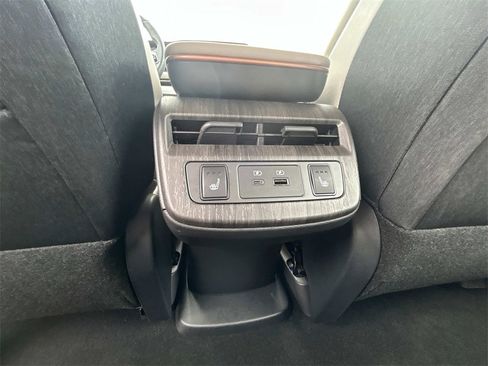 Used 2024 Nissan Ariya AWD image 12