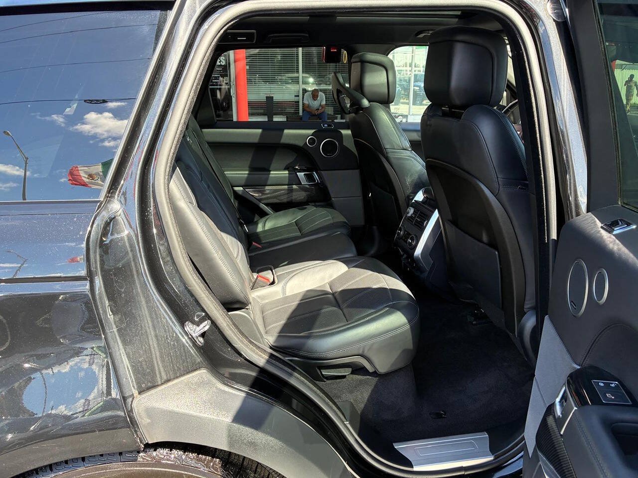 Used 2018 Land Rover Range Rover Sport HSE AWD/4WD image 11