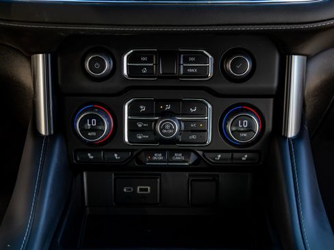 Used 2023 Chevrolet Tahoe Z71 w/ Off-Road Capability Package image 24