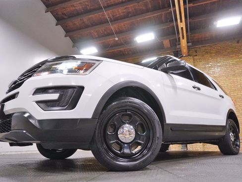 Used 2018 Ford Explorer 4WD Police Interceptor image 3