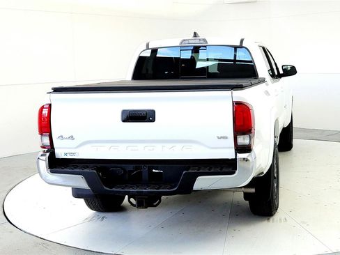 Used 2023 Toyota Tacoma SR5 AWD/4WD image 5
