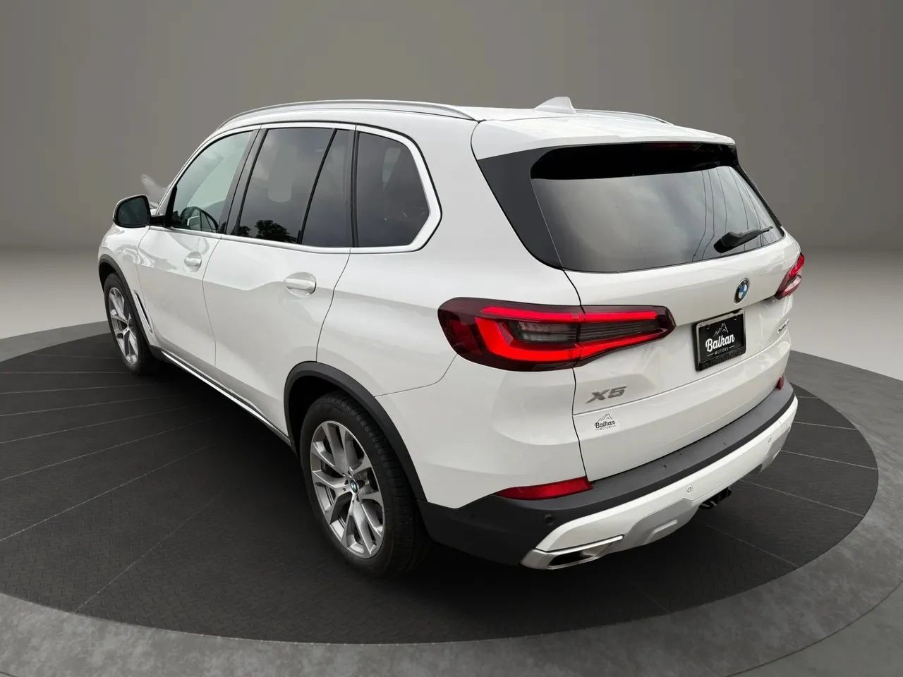 Used 2023 BMW X5 xDrive40i w/ Premium Package AWD/4WD image 11