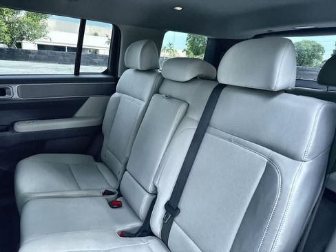 Used 2025 Hyundai Santa Fe SE FWD image 22