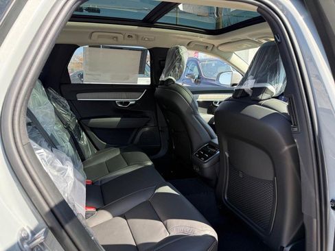 New 2025 Volvo V90 B6 Cross Country Ultra w/ Protection Package Premier image 5