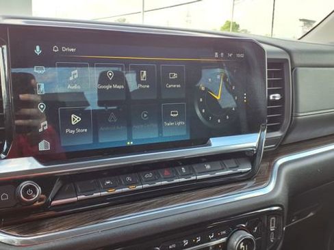 Used 2025 Chevrolet Silverado 1500 LT RWD image 23