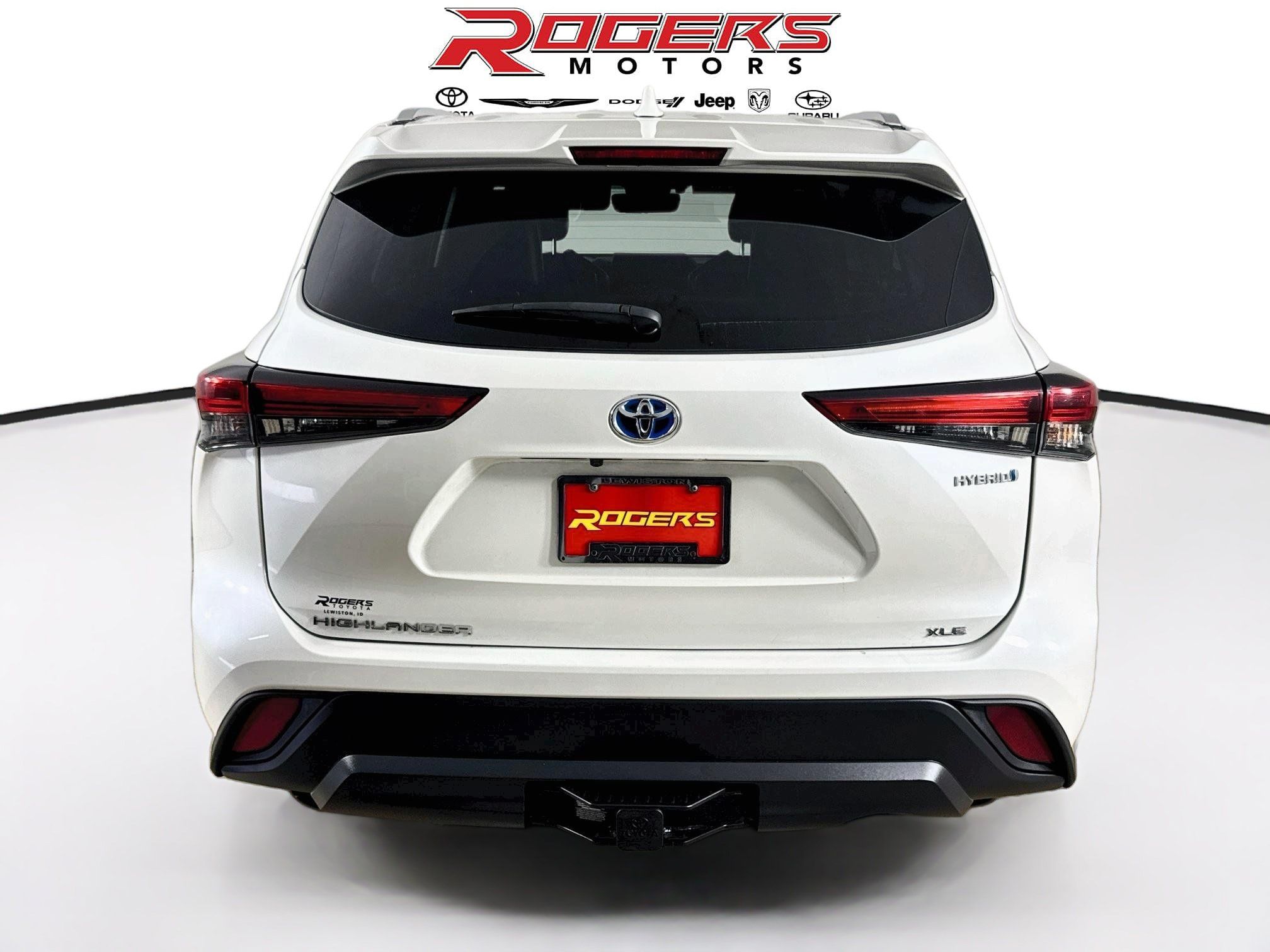 Used 2021 Toyota Highlander XLE AWD/4WD image 12