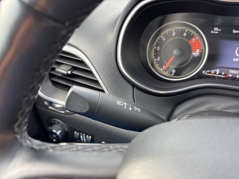 Used 2021 Jeep Cherokee Latitude Lux w/ Comfort/Convenience Group image 25