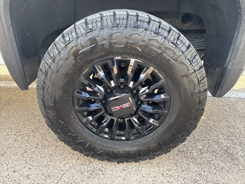 Used 2024 GMC Sierra 2500 AT4 w/ AT4 Premium Plus Package image 5
