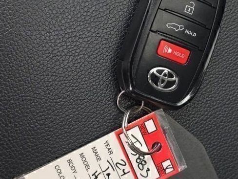 Certified 2024 Toyota Highlander XLE image 54