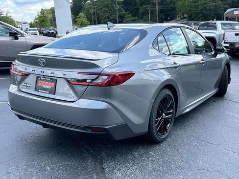 New 2026 Toyota Camry SE FWD image 3