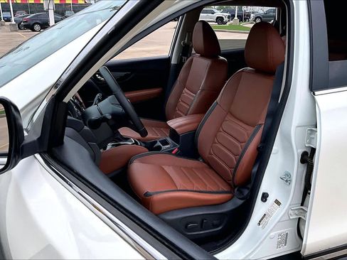 Used 2018 Nissan Rogue SL w/ Premium Package FWD image 8