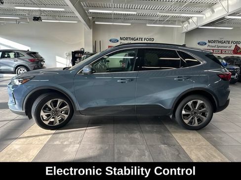 Used 2023 Ford Escape Platinum AWD/4WD image 13