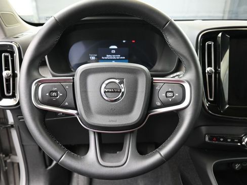 Certified 2025 Volvo XC40 B5 Core image 23