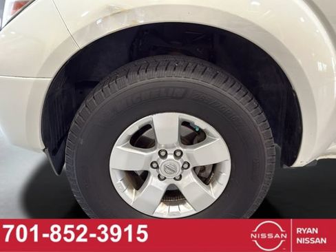 Used 2013 Nissan Frontier SV AWD/4WD image 12