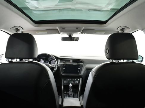Used 2018 Volkswagen Tiguan SE AWD/4WD image 17