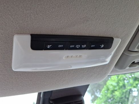 Used 2024 Nissan Versa SV FWD image 30