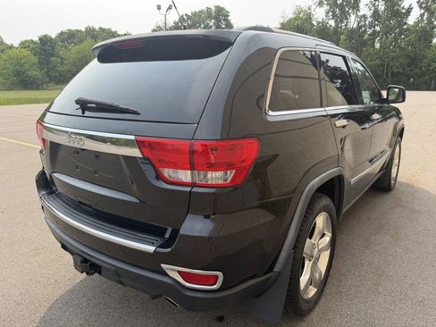 Used 2011 Jeep Grand Cherokee Overland AWD/4WD image 5