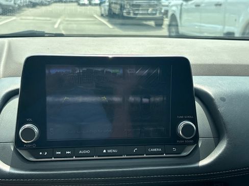 Used 2021 Nissan Rogue SV w/ Premium Package FWD image 25