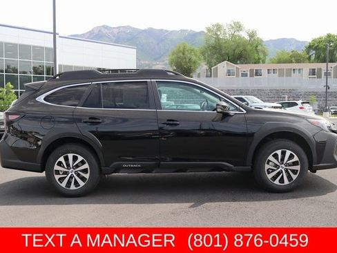 Used 2025 Subaru Outback Premium AWD/4WD image 2