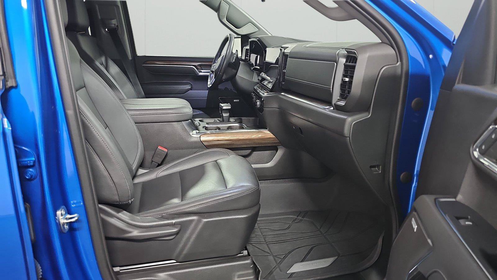 Used 2023 Chevrolet Silverado 1500 RST w/ Rally Edition AWD/4WD image 14