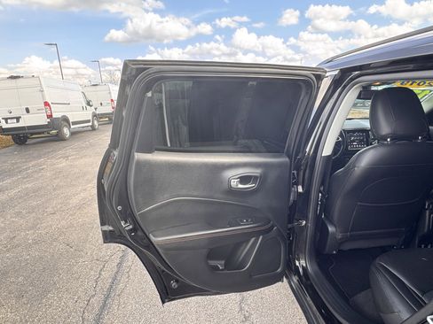 Used 2019 Jeep Compass Limited image 27