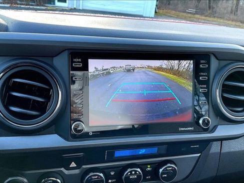 Used 2023 Toyota Tacoma TRD Off-Road image 23