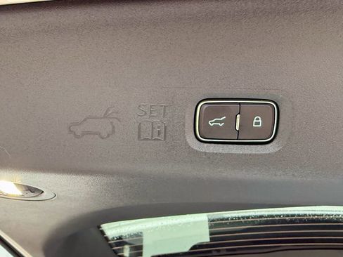 New 2025 Ford Expedition Active image 20