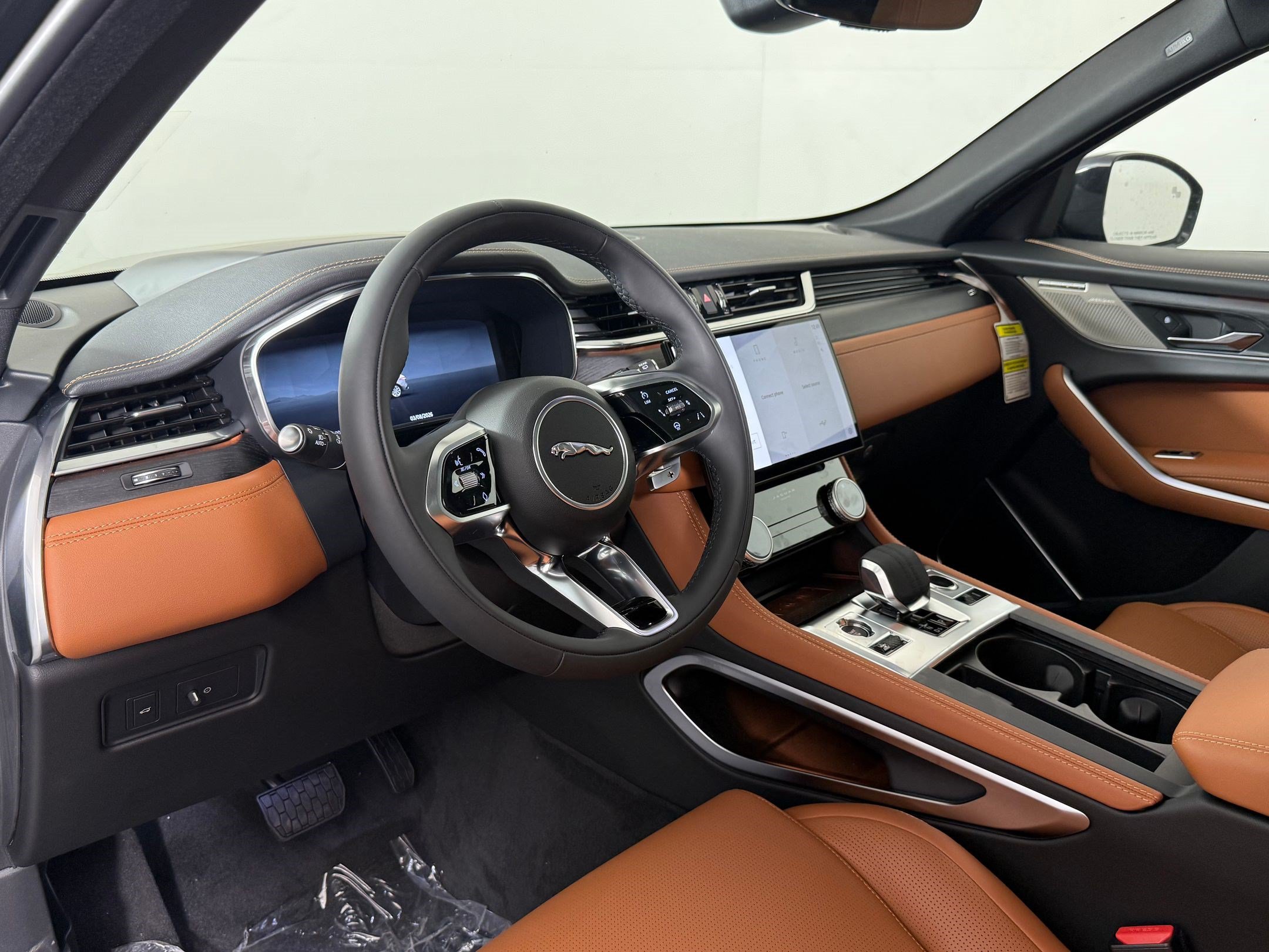 New 2026 Jaguar F-PACE R-Dynamic S AWD/4WD image 4