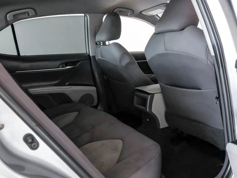 Used 2019 Toyota Camry LE FWD image 39