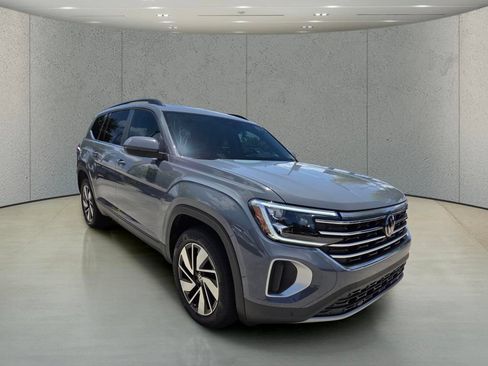 Used 2025 Volkswagen Atlas SE AWD/4WD image 7