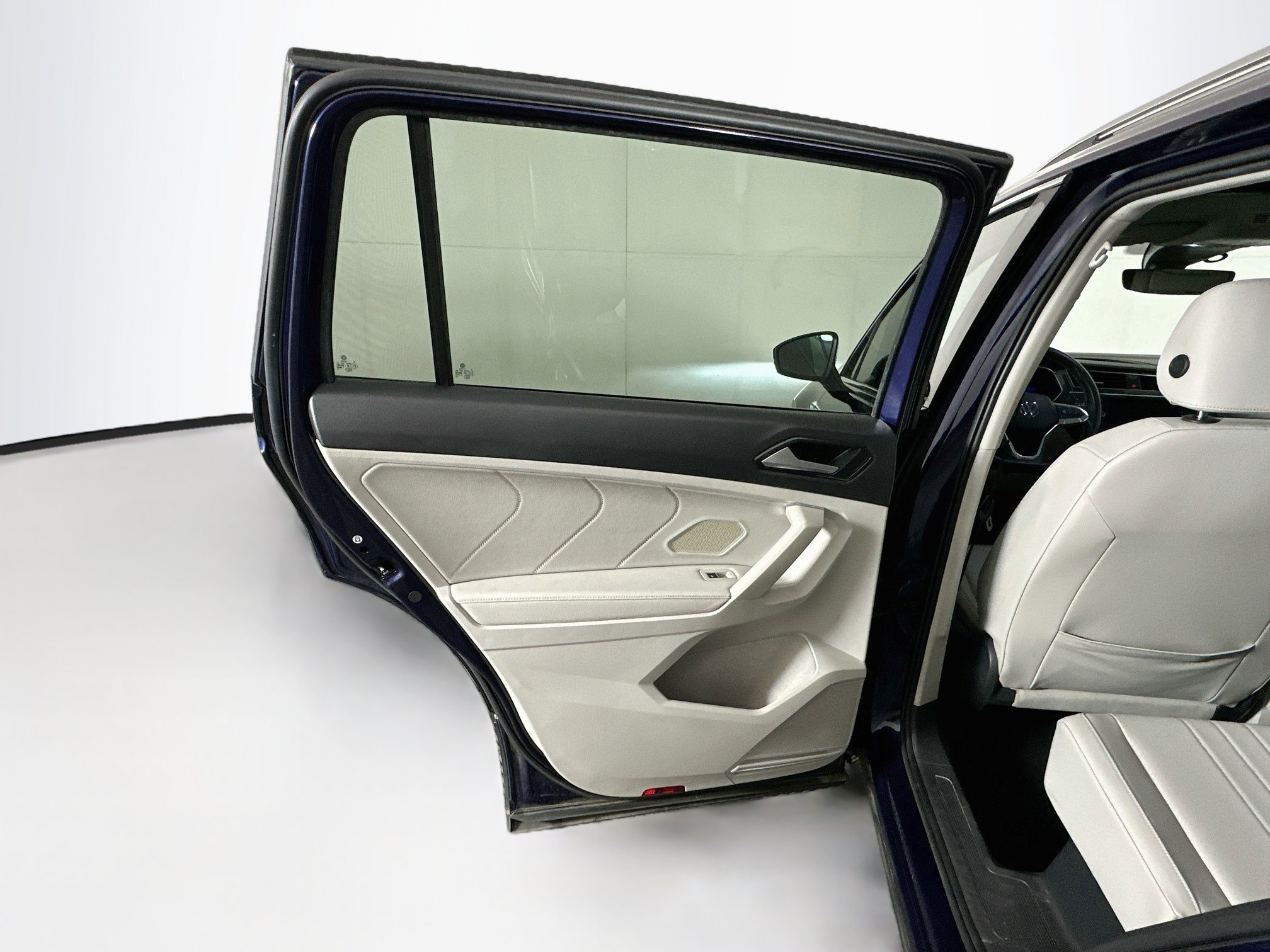 Used 2022 Volkswagen Tiguan SE FWD image 25