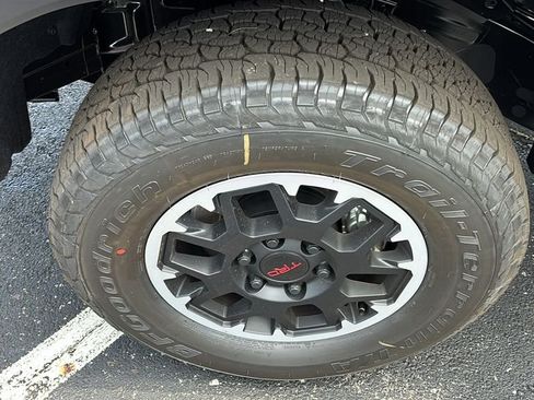 New 2026 Toyota Tacoma TRD Off-Road w/ TRD Off Road Upgrade Package AWD/4WD image 38