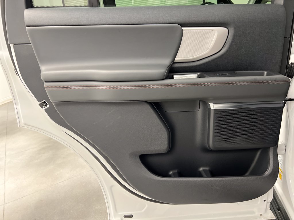 Used 2025 Ford Expedition Active RWD image 20