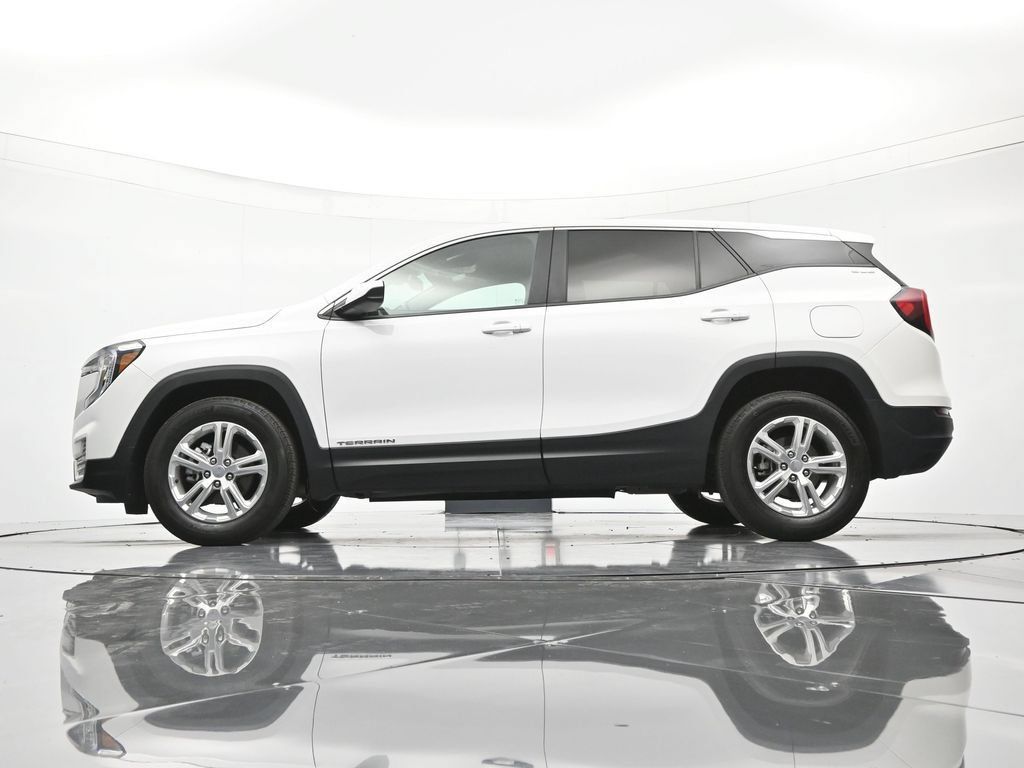 Used 2024 GMC Terrain SLE FWD image 43