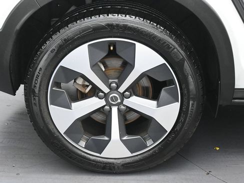 Used 2026 Volvo XC40 B5 Plus AWD/4WD image 14