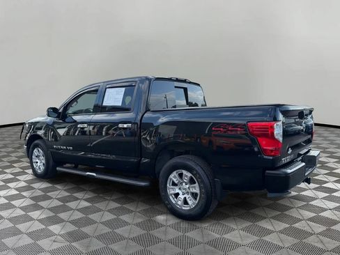 Used 2019 Nissan Titan SV w/ SV Convenience Package AWD/4WD image 7