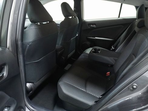 Used 2017 Toyota Prius Four image 11