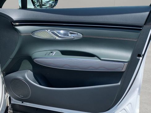Certified 2023 Genesis GV70 2.5T w/ Advanced Package AWD/4WD image 33