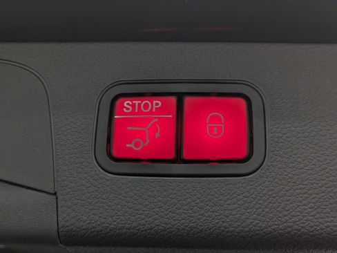 Used 2022 Mercedes-Benz GLC 300 4MATIC image 15